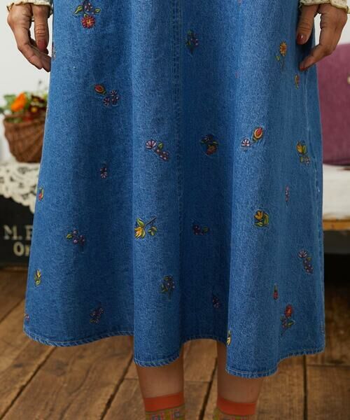 Jocomomola / ホコモモラ ロング・マキシ丈ワンピース | El galgo フラワー刺繍デニムノースリーブジャンパースカート | 詳細13