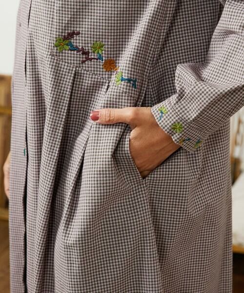 Jocomomola / ホコモモラ ロング・マキシ丈ワンピース | Flor pequena チェックフラワー刺繍ワンピース | 詳細7