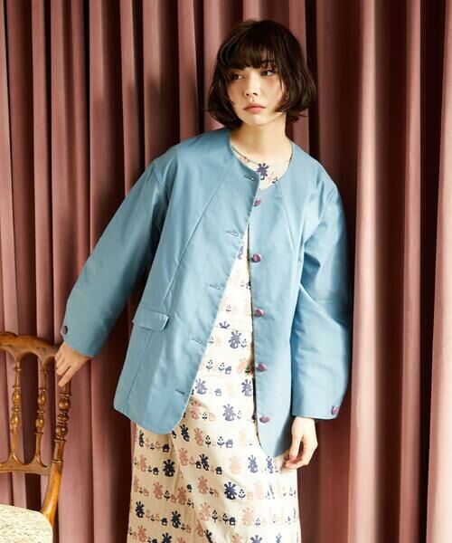Jocomomola / ホコモモラ セットアップ | 裏地プリント  ノーカラーミドル丈コート（ブルー）