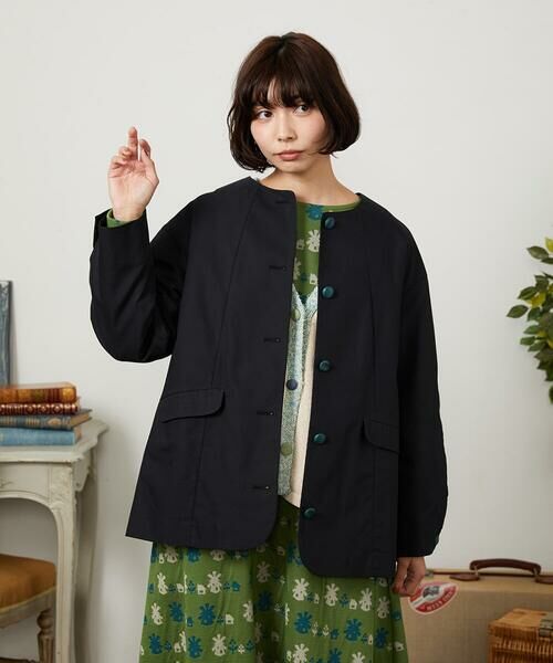 Jocomomola / ホコモモラ セットアップ | 裏地プリント  ノーカラーミドル丈コート（ブラック）