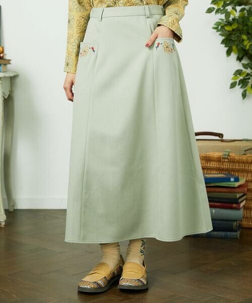 Jocomomola / ホコモモラ ロング・マキシ丈スカート | Pluma de flecha フレアスカート（ライトグリーン）