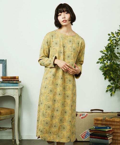 Jocomomola / ホコモモラ ロング・マキシ丈ワンピース | Crisantemo curvo フラワー総刺繍ワンピース（イエロー）