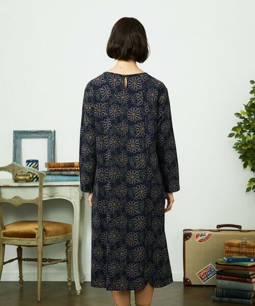 Jocomomola / ホコモモラ ロング・マキシ丈ワンピース | Crisantemo curvo フラワー総刺繍ワンピース | 詳細7