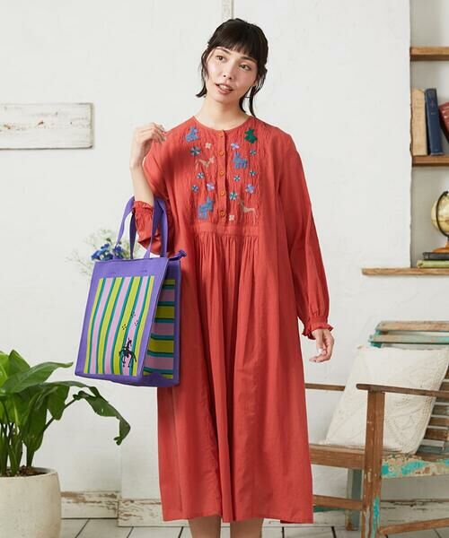 Jocomomola / ホコモモラ ロング・マキシ丈ワンピース | Baile animal アニマル刺繍ワンピース（レッド）