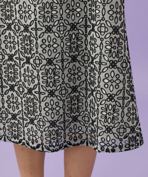 Jocomomola / ホコモモラ ロング・マキシ丈ワンピース | Dordado de verano フラワーカットワーク刺繍 ギンガムチェックワンピース [オケージョン対応] | 詳細10