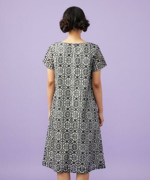 Jocomomola / ホコモモラ ロング・マキシ丈ワンピース | Dordado de verano フラワーカットワーク刺繍 ギンガムチェックワンピース [オケージョン対応] | 詳細7