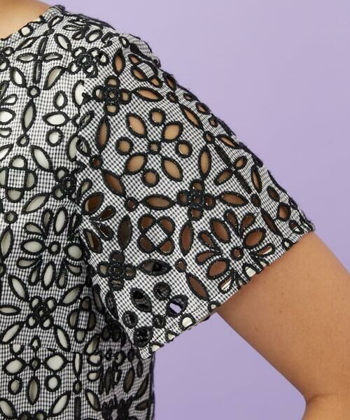 Jocomomola / ホコモモラ ロング・マキシ丈ワンピース | Dordado de verano フラワーカットワーク刺繍 ギンガムチェックワンピース [オケージョン対応] | 詳細9