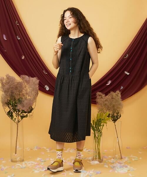 Jocomomola / ホコモモラ ロング・マキシ丈ワンピース | Refugio de la lluvia オーバルドット レースノースリーブワンピース（ブラック）