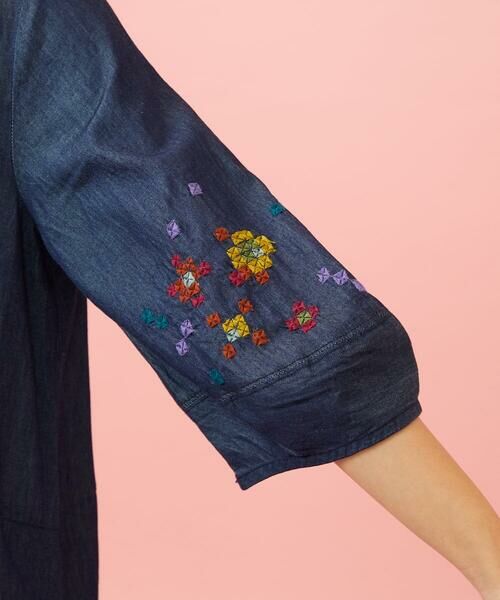 Jocomomola / ホコモモラ ロング・マキシ丈ワンピース | フラワー刺繍デニムシャツワンピース | 詳細12