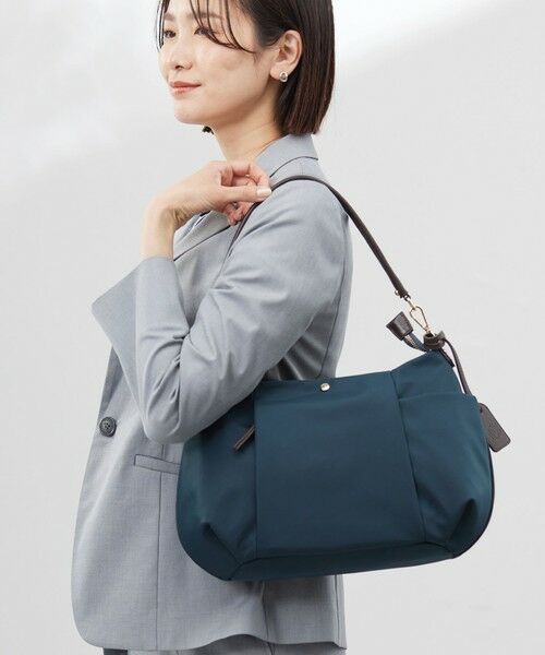 追跡有★ROBINMAY 2WAY スクエア ナイロン ショルダーバッグ 追跡有☆ROBINMAY 撥水加工ナイロン スクエア ショルダーバッグ