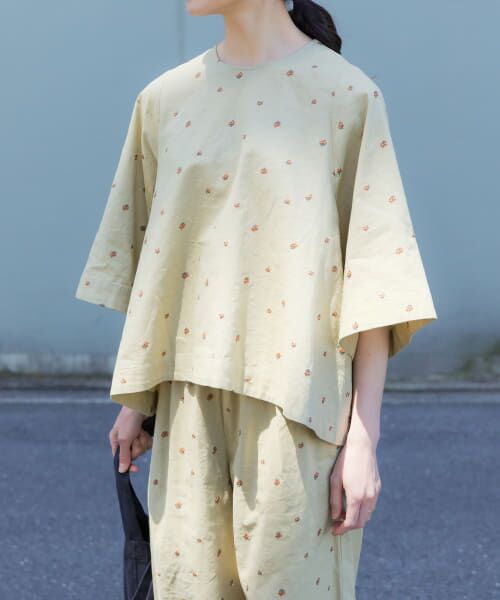 GASA blouse ガサ　小花刺繍ブラウス 小花刺繍フレアブラウス （シャツ・ブラウス）｜かぐれ / かぐれ