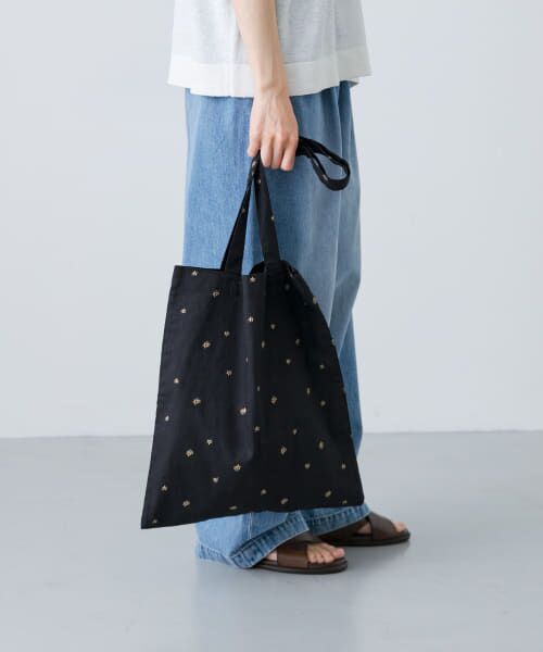 小花刺繍トートバッグ （トートバッグ）｜かぐれ / かぐれ