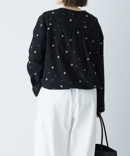 かぐれ / かぐれ シャツ・ブラウス | ツバメ刺繍ブラウス | 詳細15