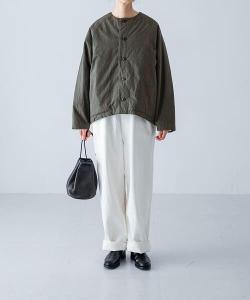 中綿ノーカラージャケット （ダウンジャケット・ベスト