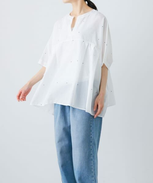美品！かぐれ/ドット刺繍ワイドプルオーバー かぐれ ブラウス シャツ ドット刺しゅうワイドプルオーバー