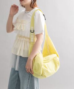 <b>【手持ち～肩掛けできる収納力抜群なBAG】</b><br>大胆に付いたポケットディテールがポイントのナイロンBAG。収納力抜群で、手持ち～肩掛けまで使用いただけます。<br><br>【2024 Spring/Summer】【24SS】<br><br>※A4サイズ収納可能<br><br>総重量 : 約255g<br><br>※商品画像は、光の当たり具合やパソコンなどの閲覧環境により、実際の色味と異なって見える場合がございます。予めご了承ください。<br>※商品の色味の目安は、商品単体の画像をご参照ください。<br><br><b>▼お気に入り登録のおすすめ▼</b><br>お気に入り登録商品は、マイページにて現在の価格情報や在庫状況の確認が可能です。<br>お買い物リストの管理に是非ご利用下さい。