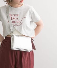 <b>【小分けの収納が可能なショルダーBAG】</b><br>一見小ぶりに見えますが、ジャバラ仕様で小分けに収納できるのが嬉しいBAG。肩が痛くなりにくい太めのショルダーもポイント◎ショルダーは取り外し可能で、ポーチとしてもお使いいただけます。<br><br>【2024 Spring/Summer】【24SS】<br><br>※この素材は、摩擦や汗・雨に濡れた状態での使用により、他の衣料等に色が移る場合がございますので、充分にご注意ください。<br>※その他お取り扱いに関しましては、商品に付属のアテンションタグをご覧ください。<br><br>総重量 : 約280g<br><br>※商品画像は、光の当たり具合やパソコンなどの閲覧環境により、実際の色味と異なって見える場合がございます。予めご了承ください。<br>※商品の色味の目安は、商品単体の画像をご参照ください。<br><br><b>▼お気に入り登録のおすすめ▼</b><br>お気に入り登録商品は、マイページにて現在の価格情報や在庫状況の確認が可能です。<br>お買い物リストの管理に是非ご利用下さい。