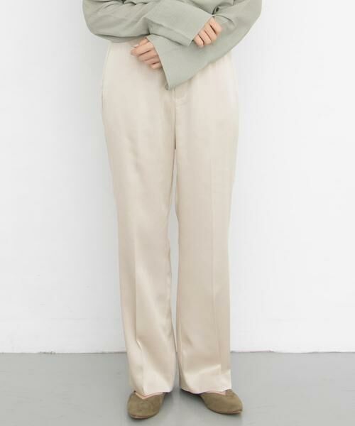 KBF / ケービーエフ その他パンツ | シャイニーセンタープレスパンツ∴(ライトベージュ)