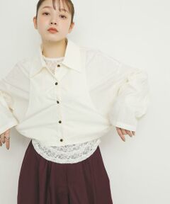 KBF / ケービーエフ シャツ・ブラウス | バックギャザークロップドシャツ