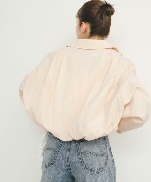 KBF / ケービーエフ シャツ・ブラウス | バックギャザークロップドシャツ | 詳細3