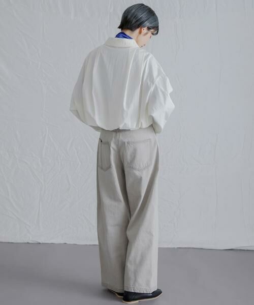 KBF / ケービーエフ シャツ・ブラウス | バックギャザークロップドシャツ | 詳細28