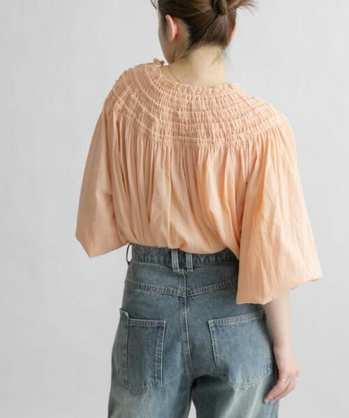 KBF / ケービーエフ シャツ・ブラウス | 2WAYシャーリングブラウス | 詳細4