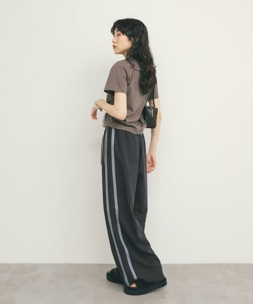 KBF / ケービーエフ Tシャツ | シャーリングフリルTEE | 詳細15