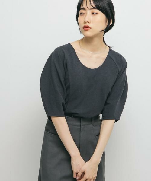 KBF / ケービーエフ Tシャツ | Uネックブークレトップス | 詳細1