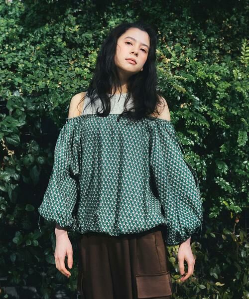 KBF / ケービーエフ シャツ・ブラウス | 2WAYフラワープリントブラウス | 詳細10