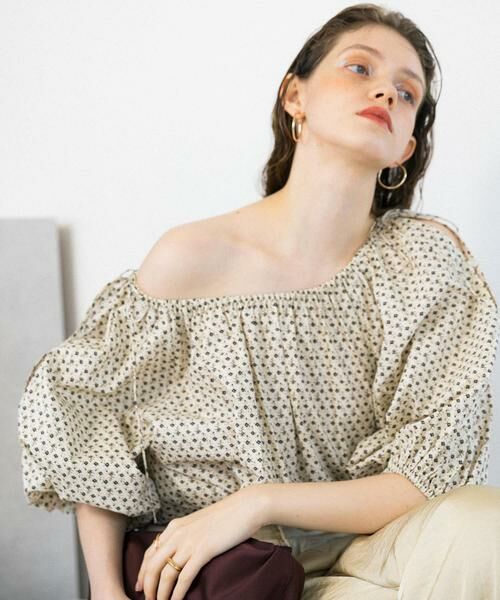 KBF / ケービーエフ シャツ・ブラウス | 2WAYフラワープリントブラウス | 詳細21