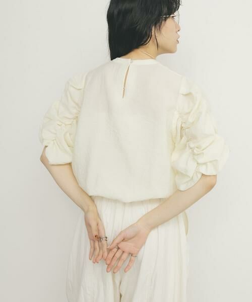 KBF / ケービーエフ シャツ・ブラウス | シャーリングスリーブブラウス | 詳細18