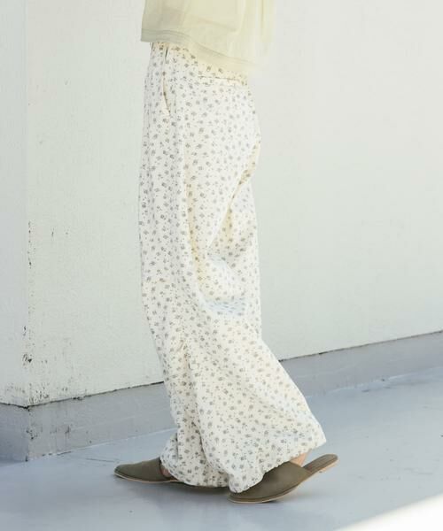 KBF / ケービーエフ その他パンツ | フラワープリントドロストパンツ | 詳細1