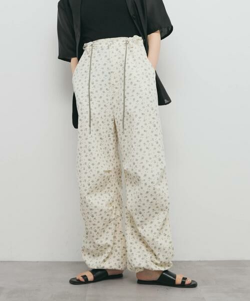 KBF / ケービーエフ その他パンツ | フラワープリントドロストパンツ | 詳細5