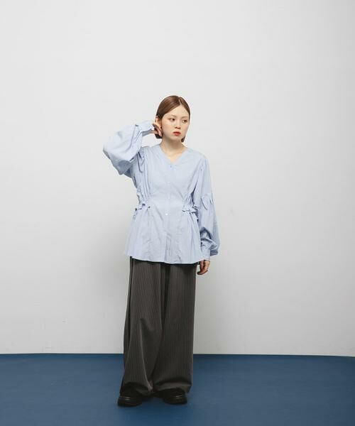 KBF / ケービーエフ シャツ・ブラウス | Vネックボリュームブラウス | 詳細14
