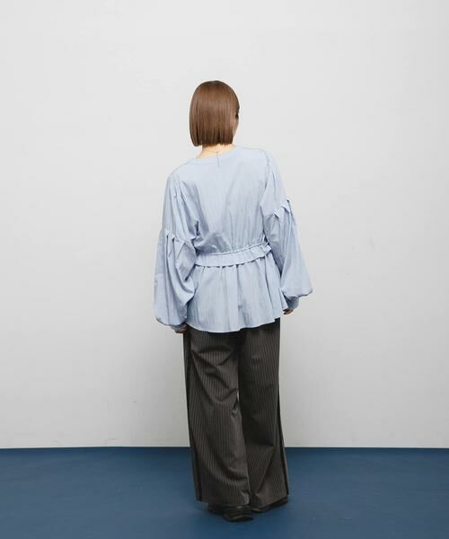 KBF / ケービーエフ シャツ・ブラウス | Vネックボリュームブラウス | 詳細16