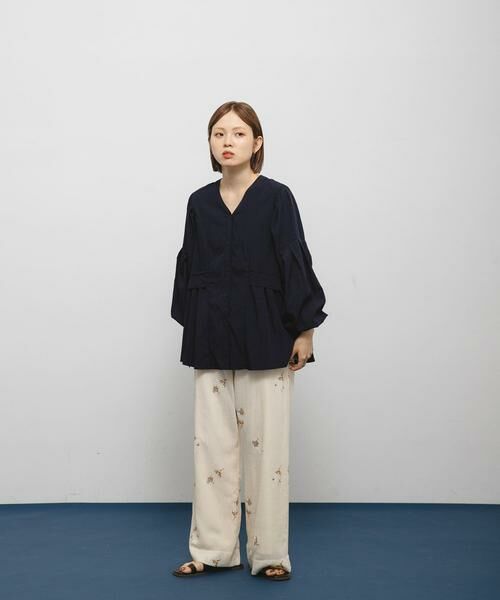 KBF / ケービーエフ シャツ・ブラウス | Vネックボリュームブラウス | 詳細23