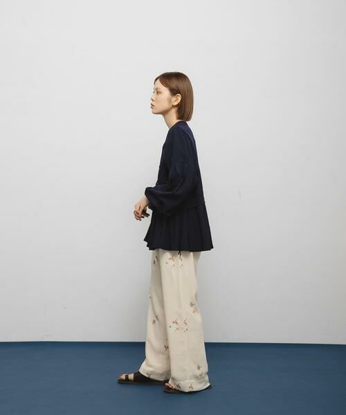 KBF / ケービーエフ シャツ・ブラウス | Vネックボリュームブラウス | 詳細24