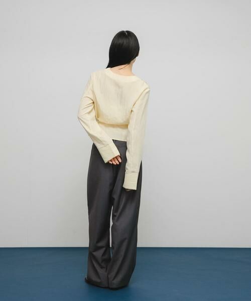 KBF / ケービーエフ シャツ・ブラウス | ピンタックVネックブラウス | 詳細6