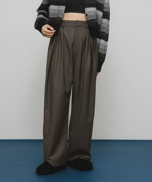 KBF / ケービーエフ その他パンツ | タックデザインスラックス | 詳細1