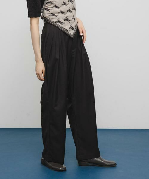 KBF / ケービーエフ その他パンツ | タックデザインスラックス(ブラック)