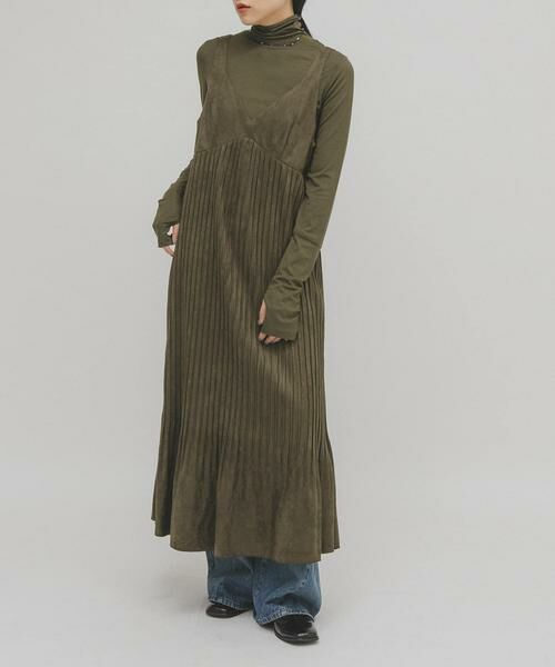 KBF / ケービーエフ ワンピース | ピーチスキンプリーツワンピース(ブラウン)