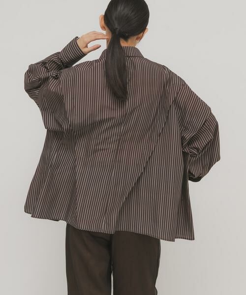 KBF / ケービーエフ シャツ・ブラウス | ランダムタックデザインストライプシャツ | 詳細4