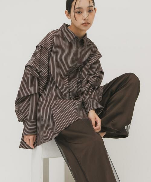 KBF / ケービーエフ シャツ・ブラウス | ランダムタックデザインストライプシャツ（ブラウン系その他）