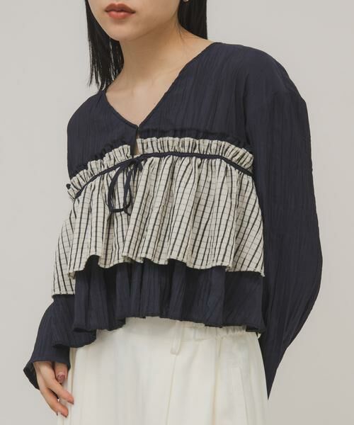KBF / ケービーエフ シャツ・ブラウス | フリルレイヤードブラウス（ネイビー）