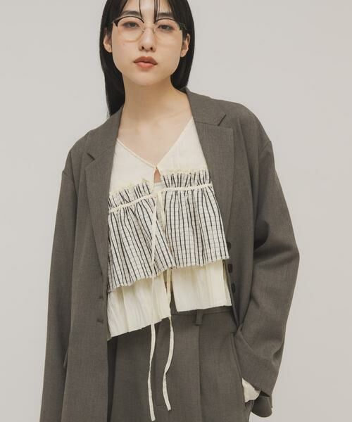 KBF / ケービーエフ シャツ・ブラウス | フリルレイヤードブラウス（アイボリー）