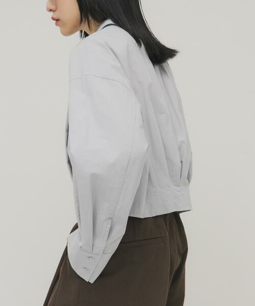 KBF / ケービーエフ シャツ・ブラウス | タックヘムクロップドシャツ | 詳細2