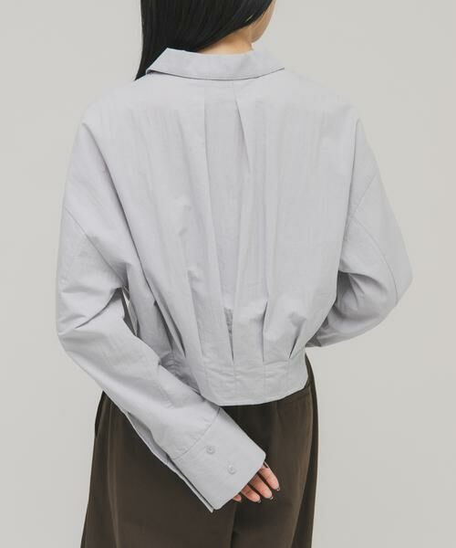 KBF / ケービーエフ シャツ・ブラウス | タックヘムクロップドシャツ | 詳細3
