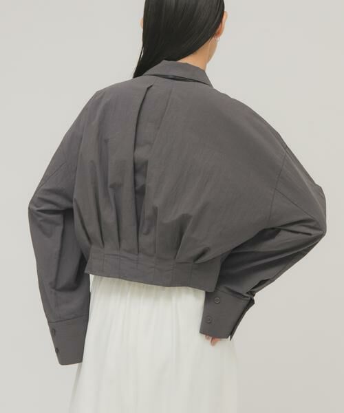 KBF / ケービーエフ シャツ・ブラウス | タックヘムクロップドシャツ | 詳細20