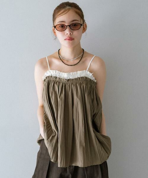 KBF / ケービーエフ その他トップス | バイカラークリンクルビスチェ（グリーン系その他）