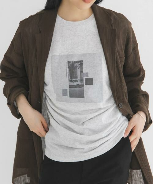 KBF / ケービーエフ Tシャツ | ドレーププリントTEE（グレー系その他）